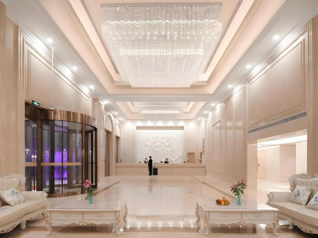 Vienna Hongqiao Hub National Exhibition Center Huqingping Road 3* Shanghai