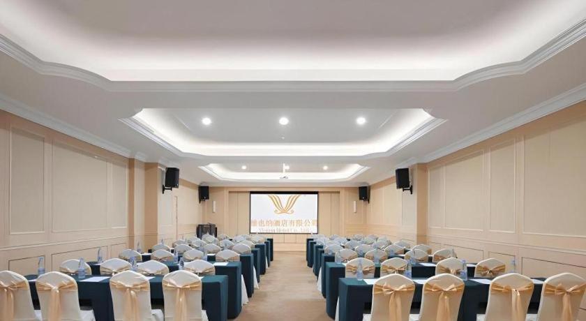 Hotel Vienna Hongqiao Hub National Exhibition Center Huqingping Road