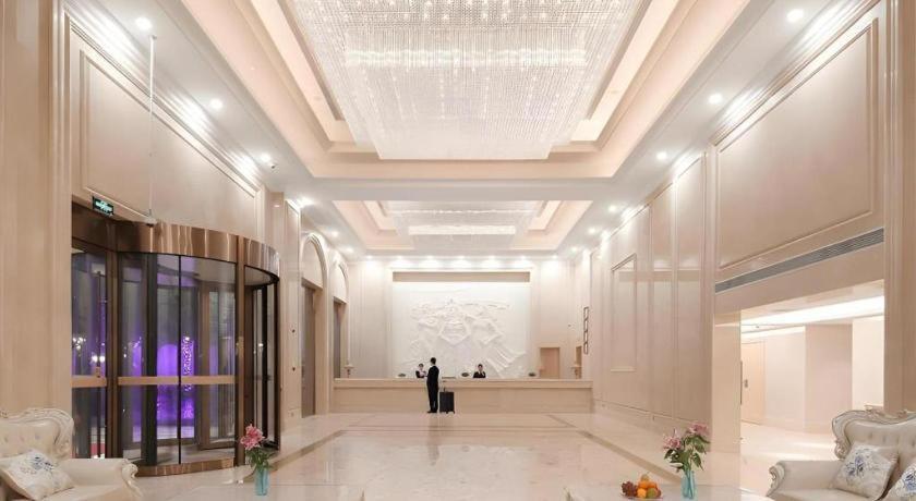 Vienna Hongqiao Hub National Exhibition Center Huqingping Road 3*
